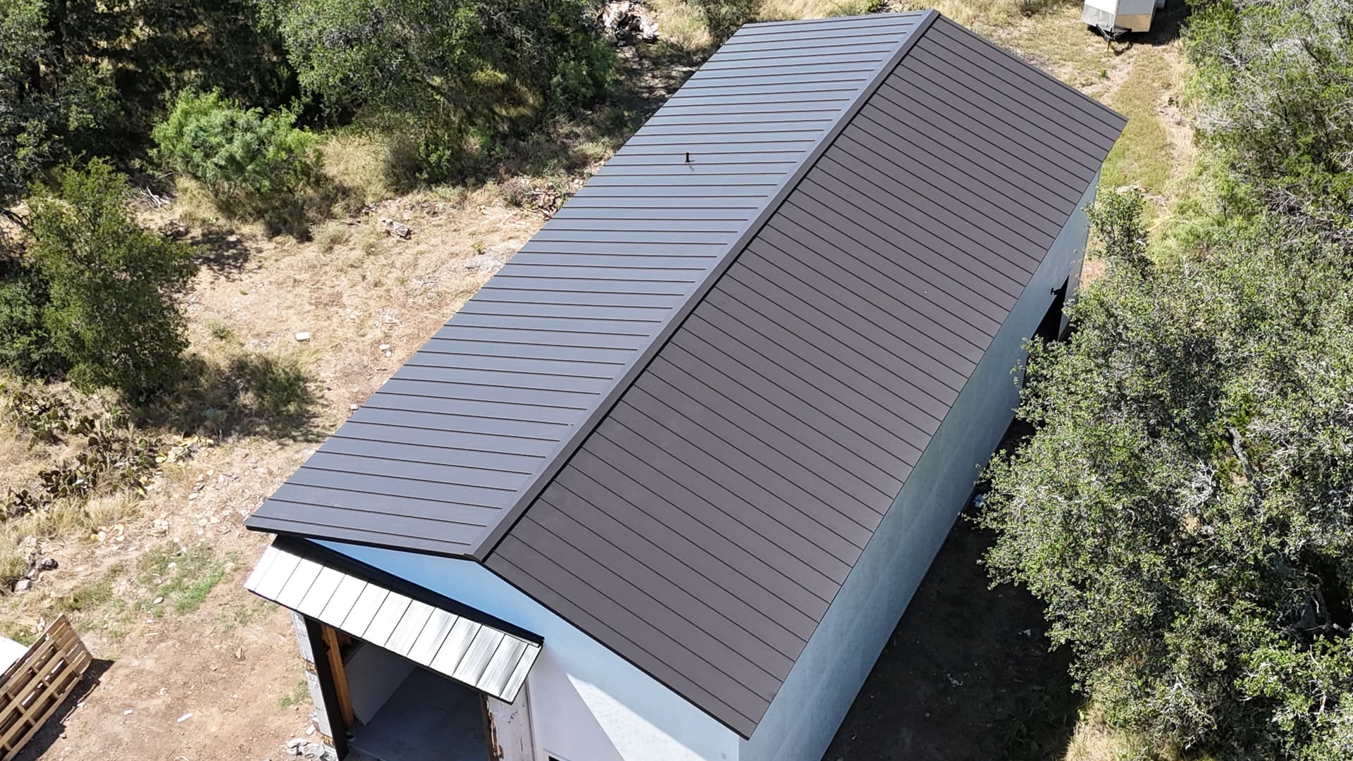 Gallery photos for Standing Seam Metal Roof Built Strong and Clean: Image #1
